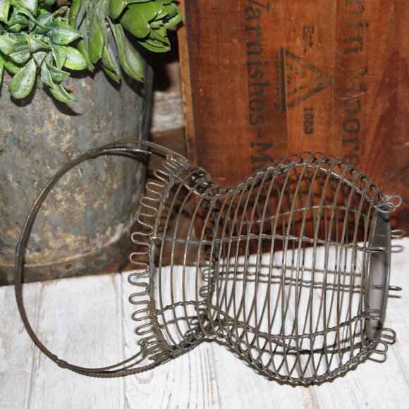 Rustic VTG Primitive Farmhouse Country Wrought Iron & Wire Egg Basket - Picture 6 of 9